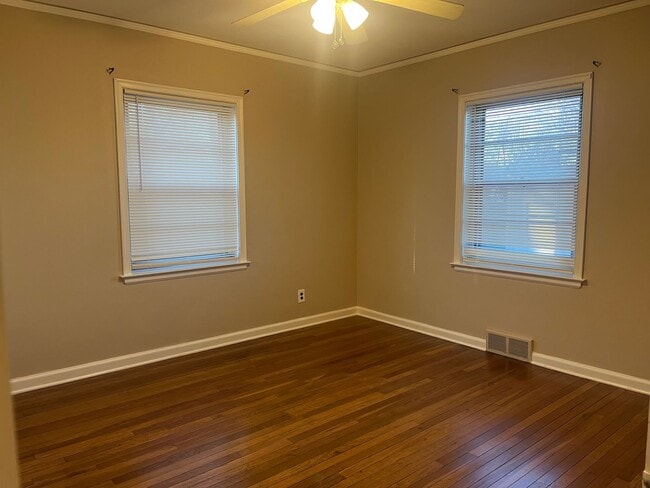 Building Photo - Mahon-1709