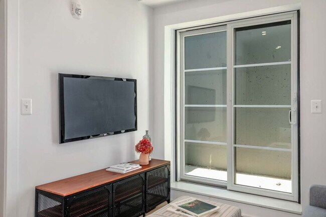 Building Photo - 2310 4th St NE