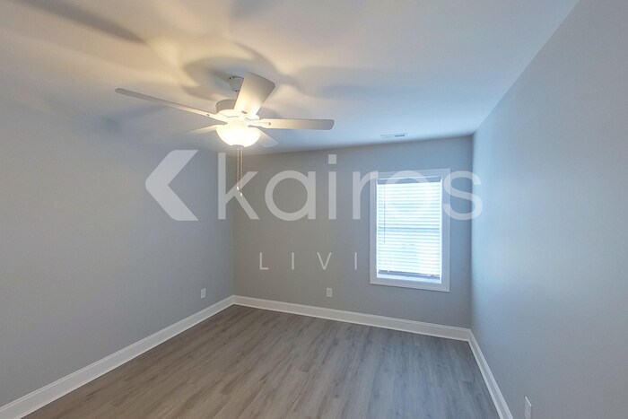 Building Photo - 3705 Oak Leaf Wy