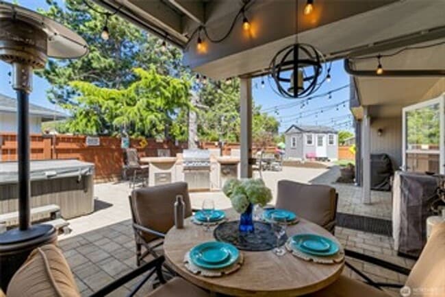 Building Photo - Gorgeous 5 Bedroom Home with Bayview - Bir...