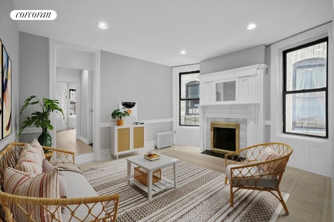 Building Photo - 72 W 69th St