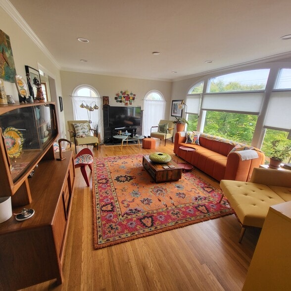 Living Room - 547 Santa Clara Ave