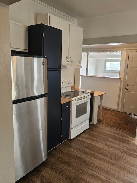 Building Photo - 1014 11th Ave N