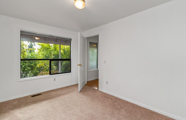 Building Photo - 22606 23rd Pl W
