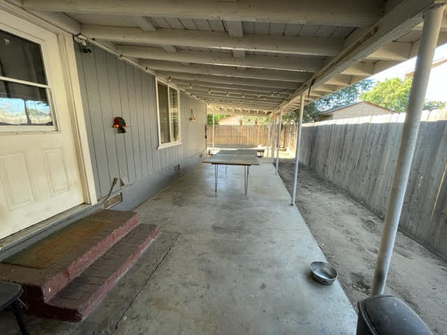 Building Photo - 14082 Hanford Armona Rd