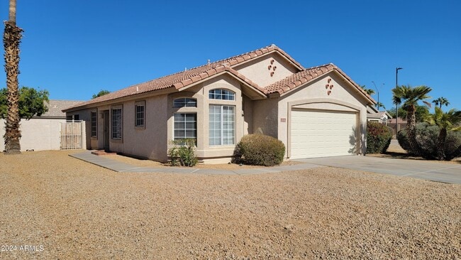 Building Photo - 13132 W Sheridan St