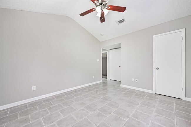 Building Photo - 5220 Krueger Dr