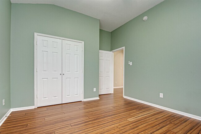 Building Photo - 26439 Richwood Oaks Dr