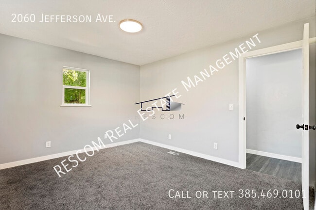 Building Photo - 2060 Jefferson Ave