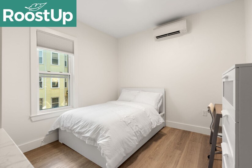 Building Photo - Furnished Private Bedroom in New Mission Hill