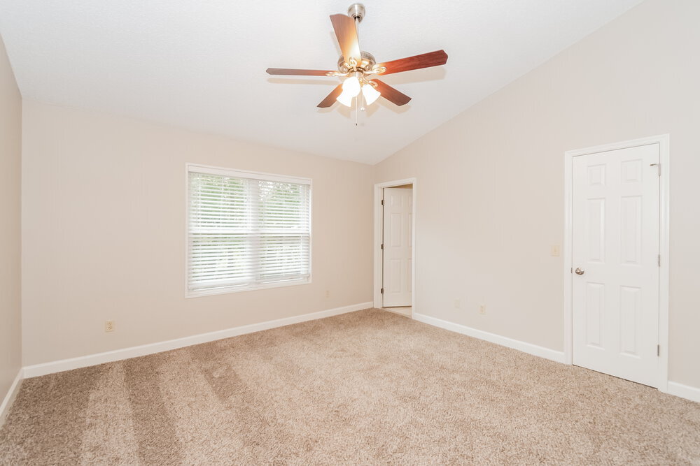 Building Photo - 9122 Smoketree Dr