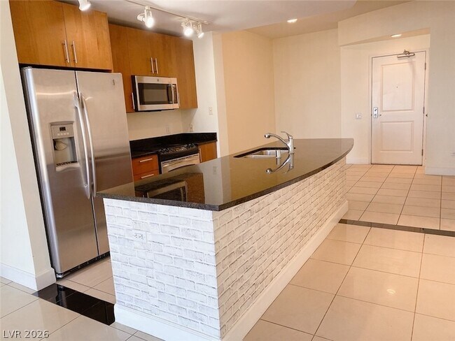 Building Photo - 200 W Sahara Ave