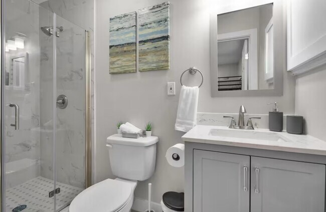 Building Photo - 102 W Corral St