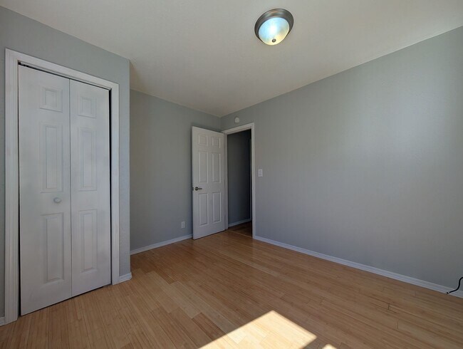 Building Photo - Fantastic 2-Bedroom, 2-Bath Home With Bonus Space!
