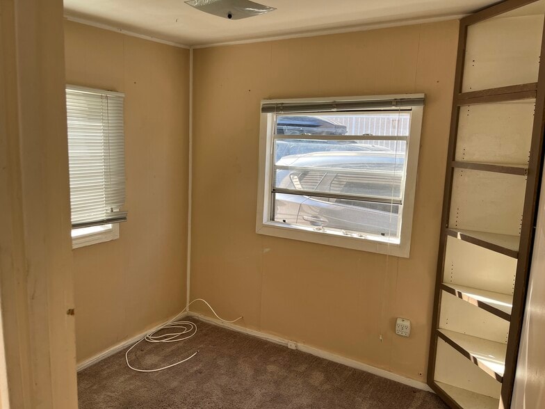 2nd Bedroom - 10742 Palms Blvd