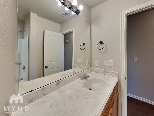 Building Photo - 102 Jolin Ln