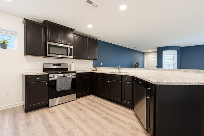 Building Photo - Modern 3-Bedroom 2.5 Bath Single Family Home in Gresham!