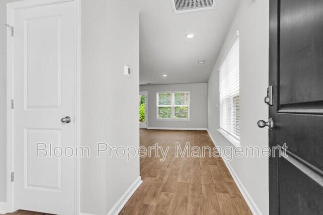 Building Photo - 159 Spencer Cir