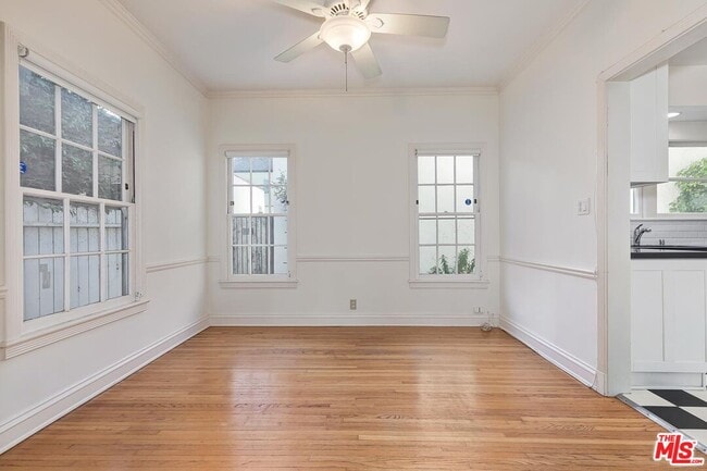 Building Photo - 441 1/2 S Palm Dr