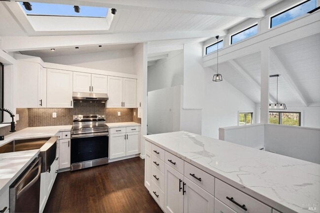 Building Photo - 31 Antilles Way