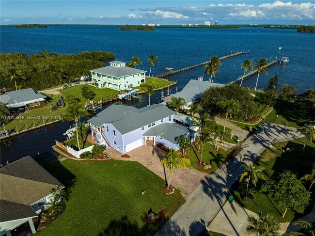 Building Photo - 474 Peninsula Dr