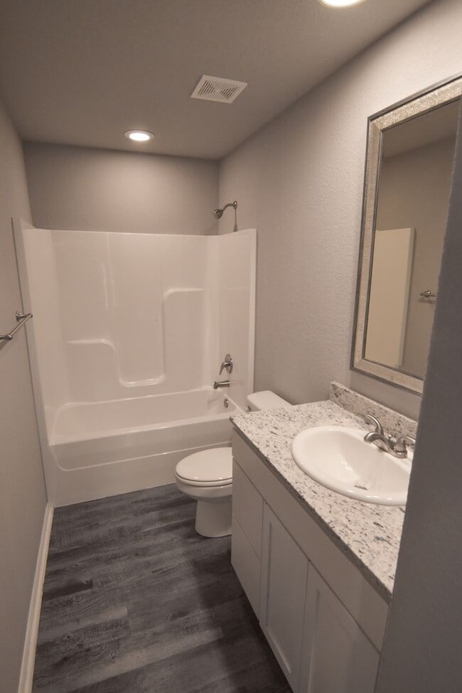 Building Photo - 820 Hindman Dr