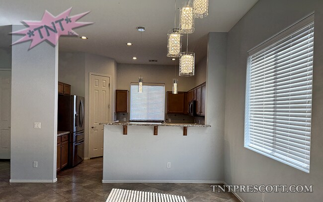Building Photo - Home in Granville HOA ~ COMP HOLD