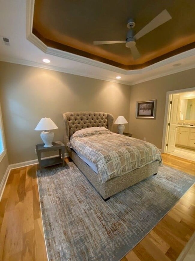 Building Photo - Beautiful Fully Furnished 3 bed 2 bath hom...