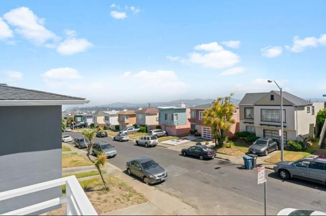 Building Photo - 52 Avalon Dr