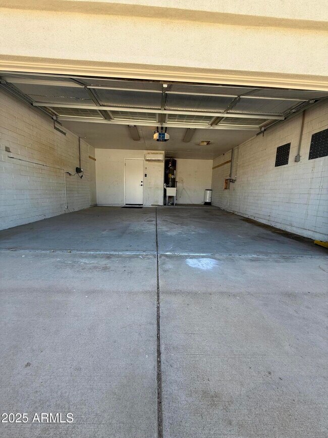 Building Photo - 5401 E Beck Ln
