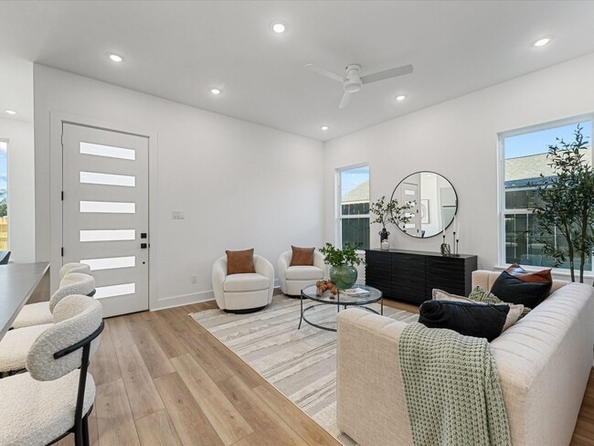 Building Photo - 8324 Williamsdell St