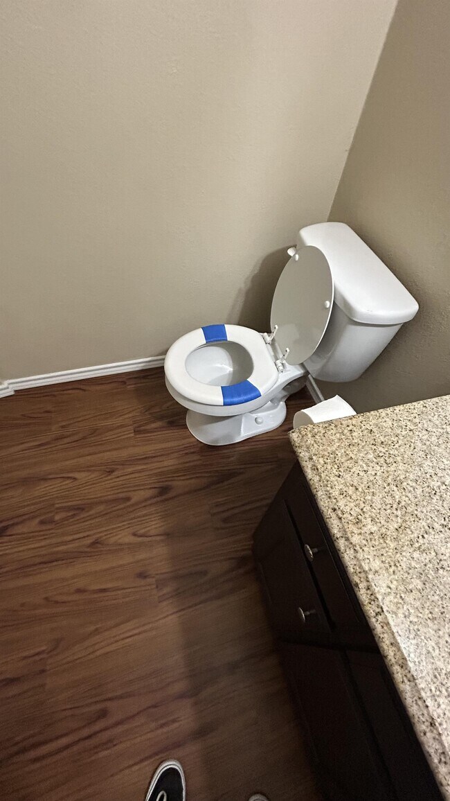 Building Photo - 310 Cooper St