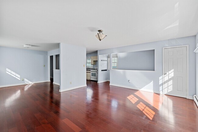 Building Photo - 407 Manila Ave