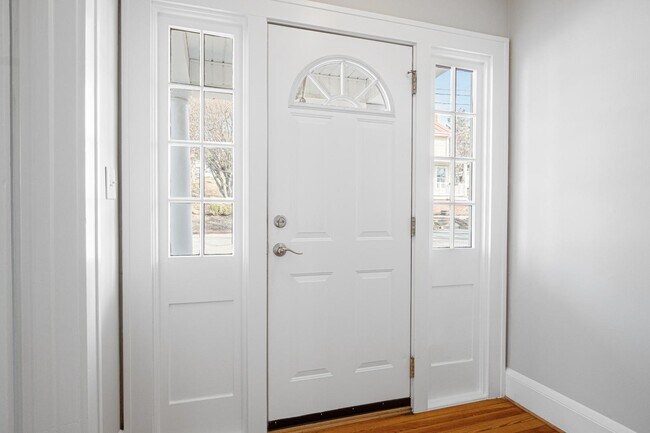 Building Photo - 545 Montgomery St