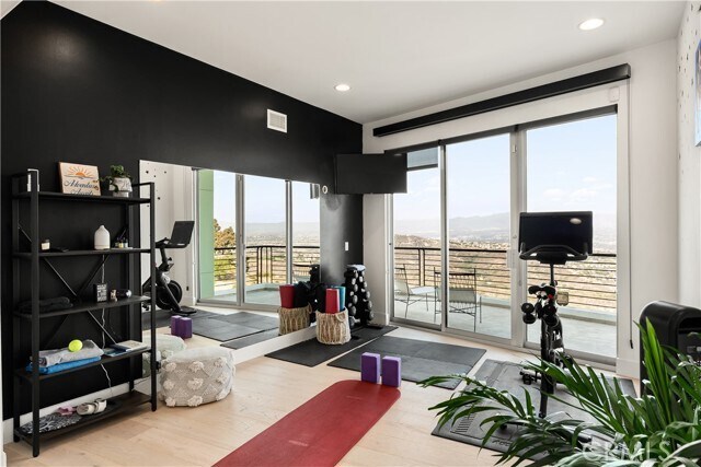 Building Photo - 3230 Tyrol Dr