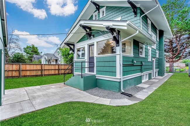 Building Photo - 14739LTa