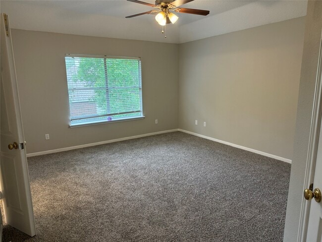 Building Photo - 20914 Medallion Pointe Dr