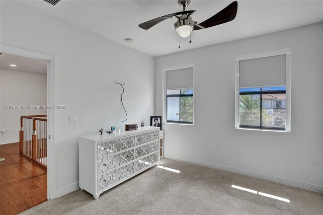 Building Photo - 1007 NW 99th Ct