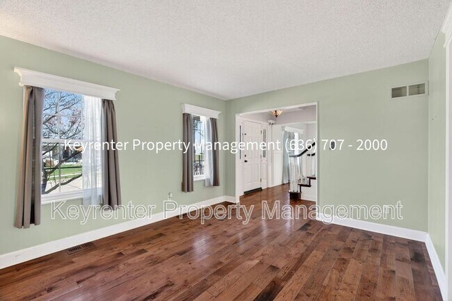 Building Photo - 971 Whispering Ridge Ln