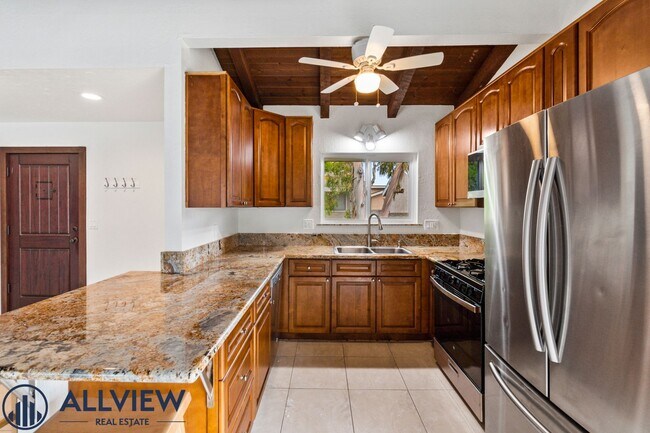 Building Photo - Highly upgraded 3 bed 2 bath condo availab...