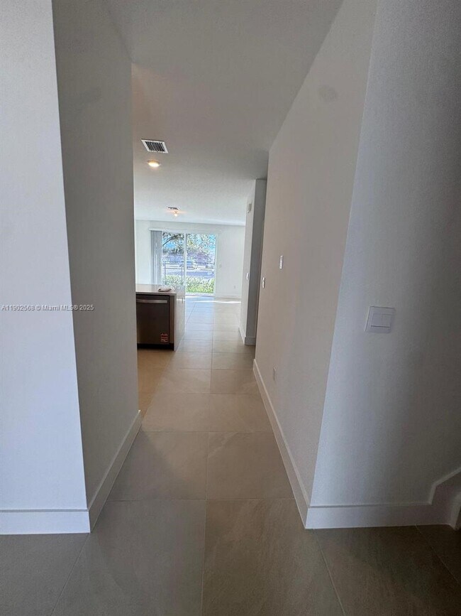 Building Photo - 17108 SW 2nd Cir