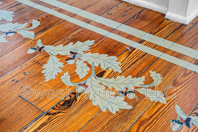 Building Photo - 6 Wentworth St