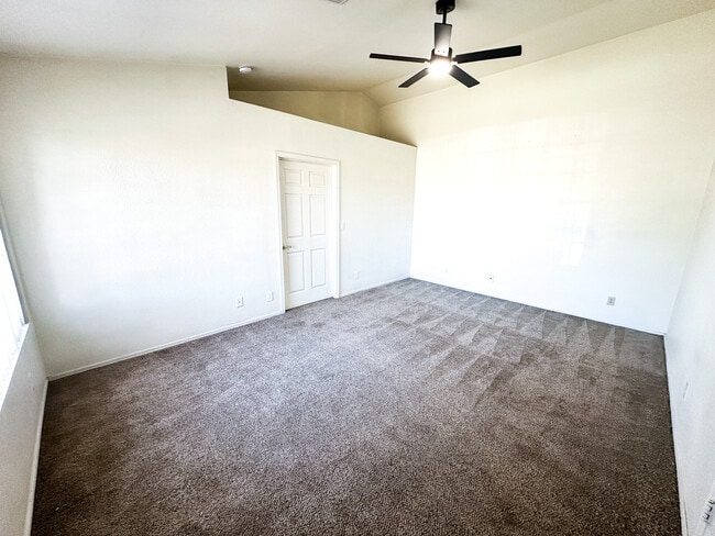 Building Photo - 3555 W 15th Ln