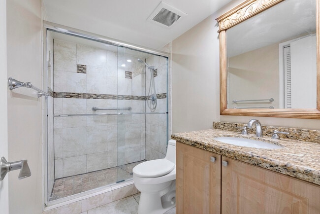Building Photo - 3900 Oaks Clubhouse Dr