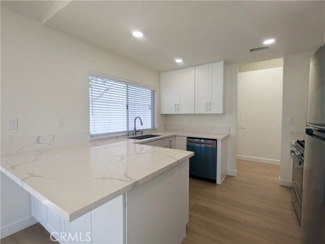 Building Photo - 6 Parkwood