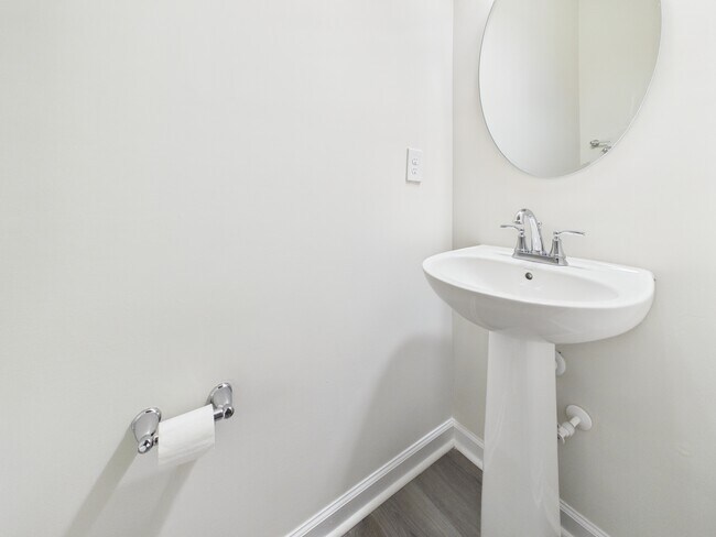 Building Photo - 2108 Trout Lily Ln