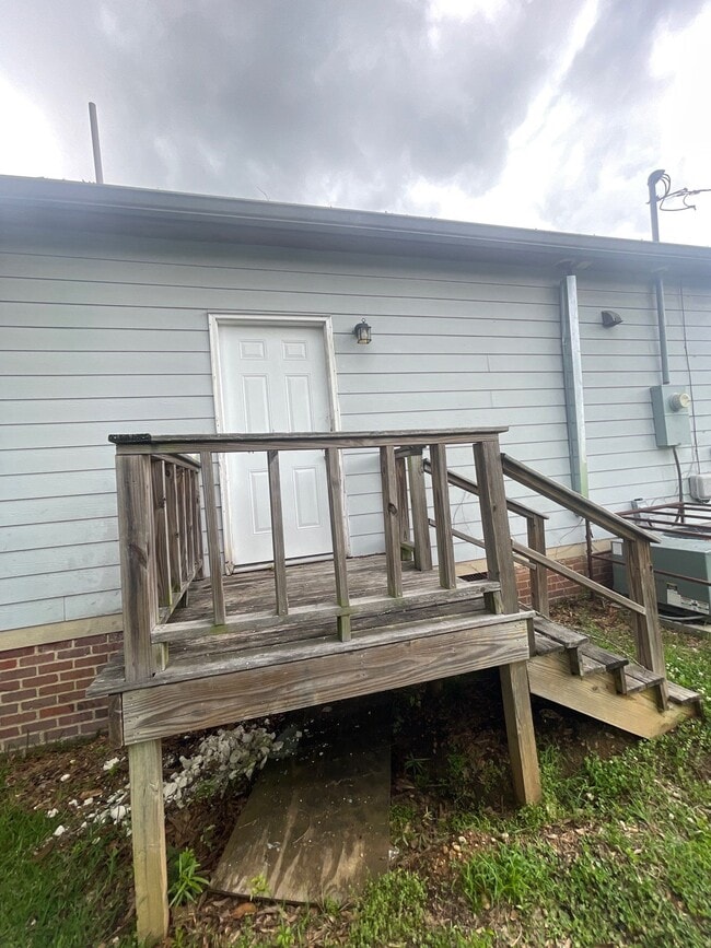 Building Photo - 137 Sivley Ave
