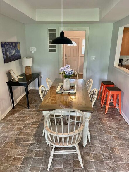 Building Photo - 6063 Station Way