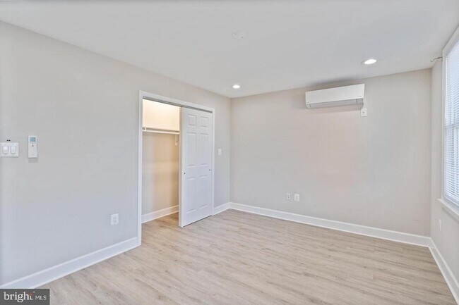 Building Photo - 3819 Roland Ave