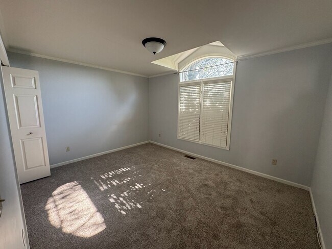 Building Photo - Beautiful 4 bedroom, 3 bath home in Macomb!